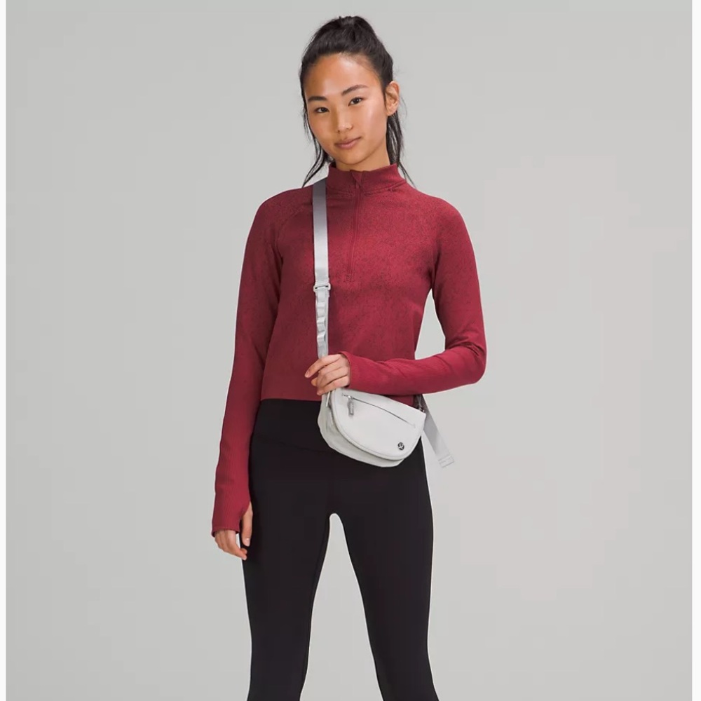 LULULEMON ALL NIGHT MICRO FESTIVAL BAG *zip top* in SOLD OUT COLOR- SEAL GREY